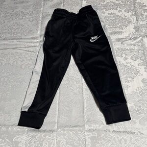 Nike Kids Black Joggers size 3T